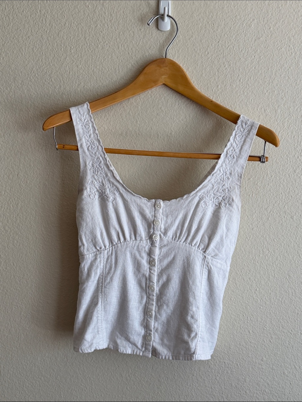 Hollister White Embroidered Button-Front Crop Tank
